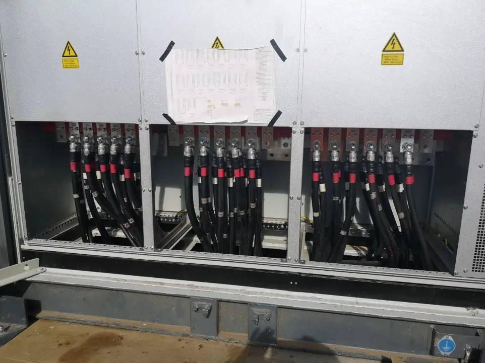 Montaje eléctrico industrial y obras de ingeniería electromecánica realizadas por el equipo de especialistas de E-DECAP