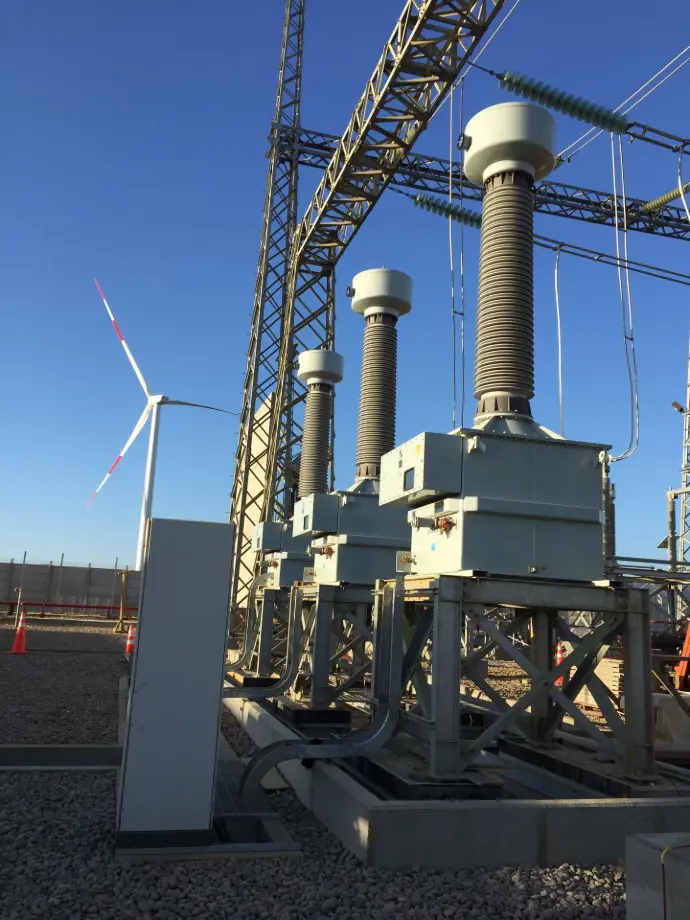 Imagen del Parque Eólico Punta Sierra, donde E-Decap lideró obras electromecánicas clave para ampliar la capacidad energética en el norte de Chile.